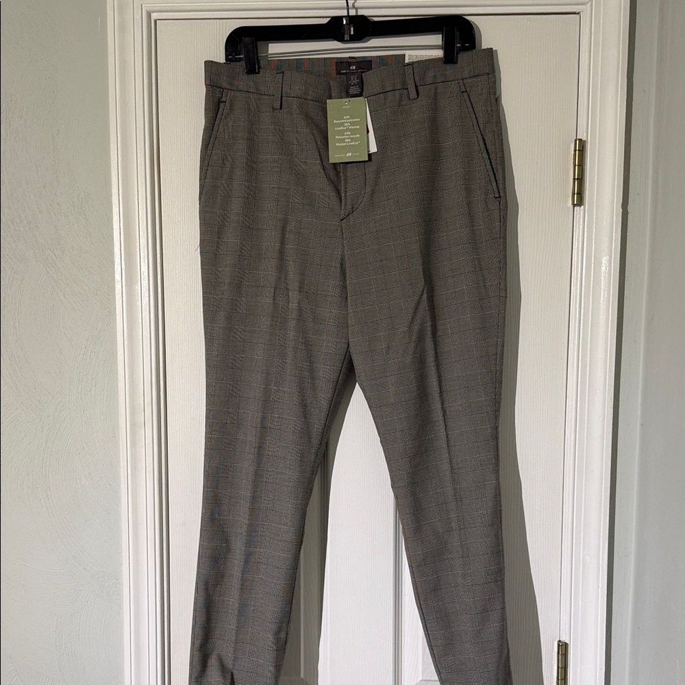 H&M Men's Classic Gray Checkered Pants